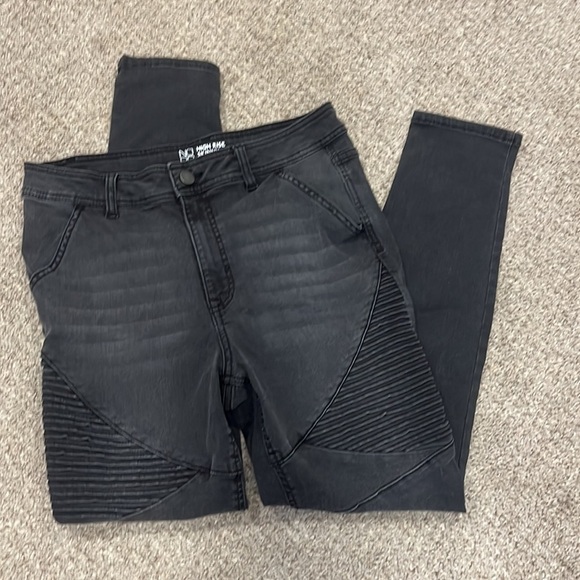 No Boundaries High Rise Skinny Jeans - Picture 4 of 5